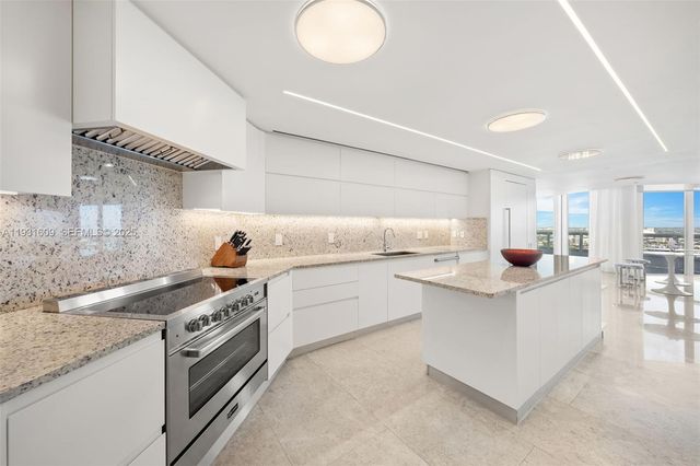 1643 Brickell Ave 4102, Miami, FL 33129