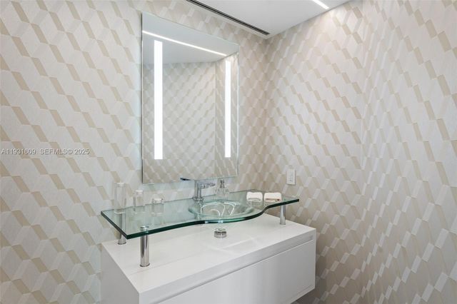 1643 Brickell Ave 4102, Miami, FL 33129