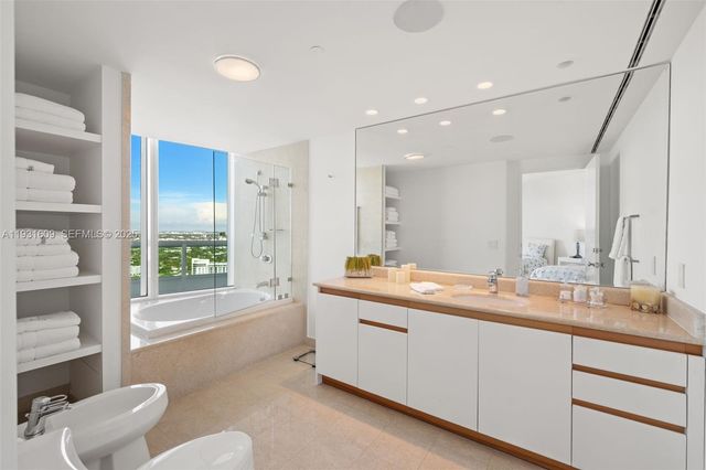 1643 Brickell Ave 4102, Miami, FL 33129