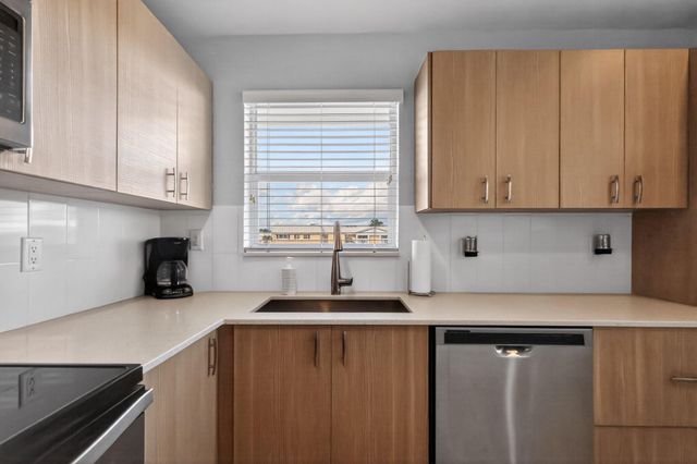 12 Colonial Club Drive 305, Boynton Beach, FL 33435