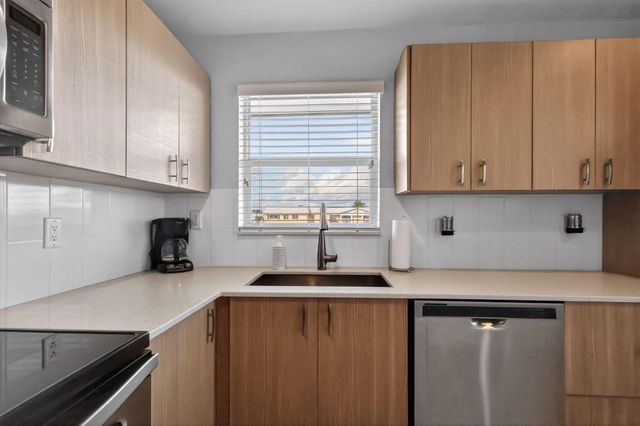 12 Colonial Club Drive 305, Boynton Beach, FL 33435