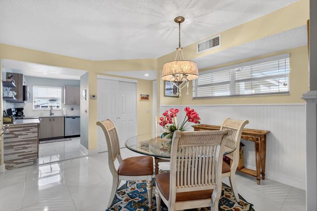 12 Colonial Club Drive 305, Boynton Beach, FL 33435