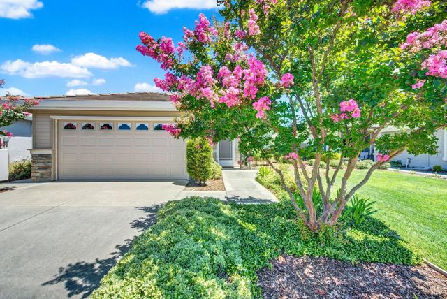 206 Heirloom Ct, Vacaville, CA 95687