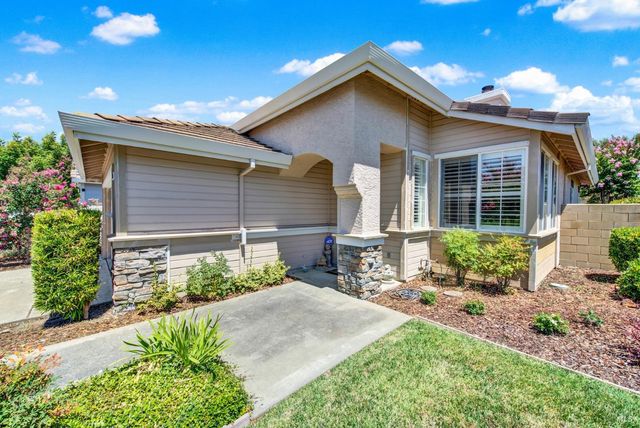 206 Heirloom Ct, Vacaville, CA 95687
