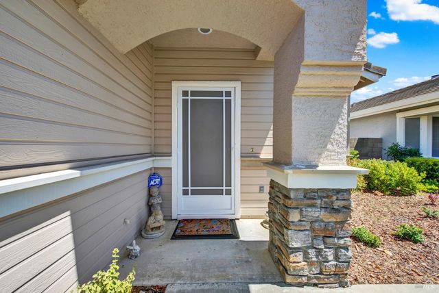206 Heirloom Ct, Vacaville, CA 95687