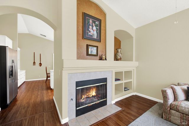 206 Heirloom Ct, Vacaville, CA 95687