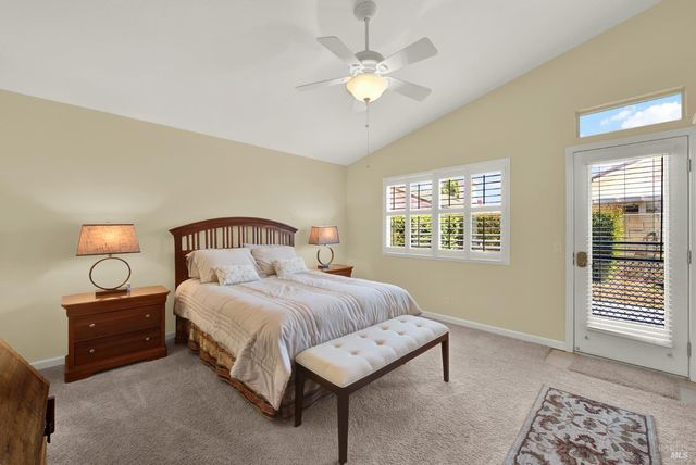 206 Heirloom Ct, Vacaville, CA 95687