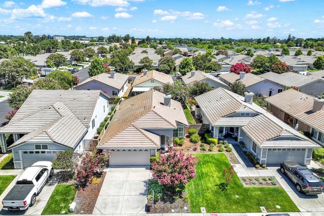 206 Heirloom Ct, Vacaville, CA 95687