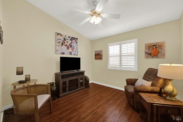 206 Heirloom Ct, Vacaville, CA 95687