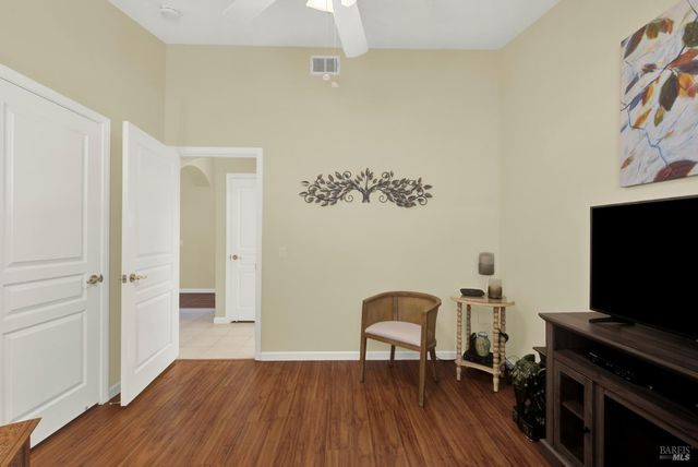 206 Heirloom Ct, Vacaville, CA 95687