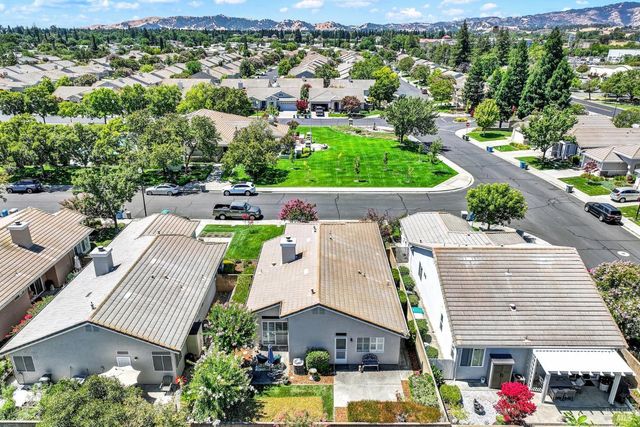 206 Heirloom Ct, Vacaville, CA 95687
