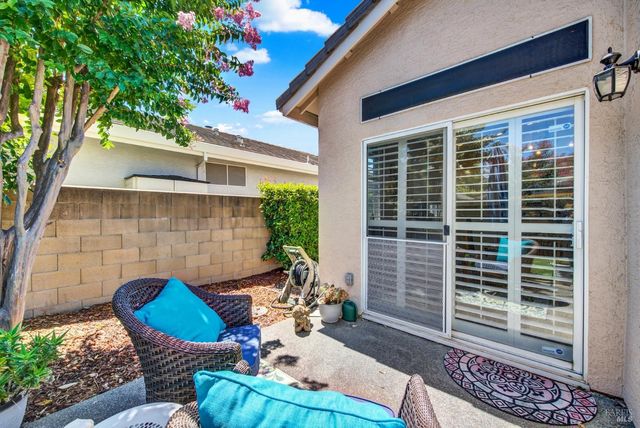206 Heirloom Ct, Vacaville, CA 95687