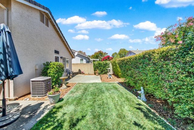 206 Heirloom Ct, Vacaville, CA 95687