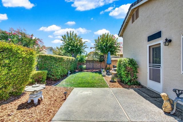 206 Heirloom Ct, Vacaville, CA 95687