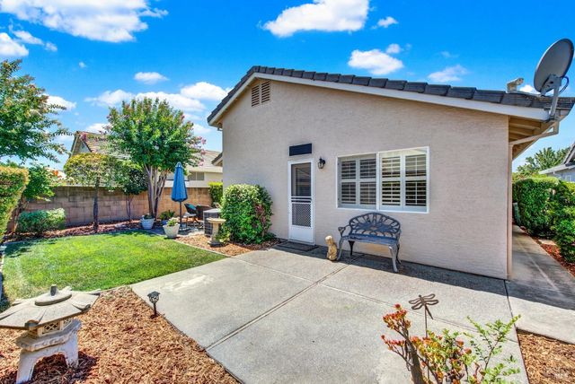 206 Heirloom Ct, Vacaville, CA 95687