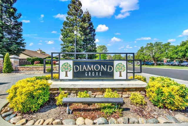 206 Heirloom Ct, Vacaville, CA 95687