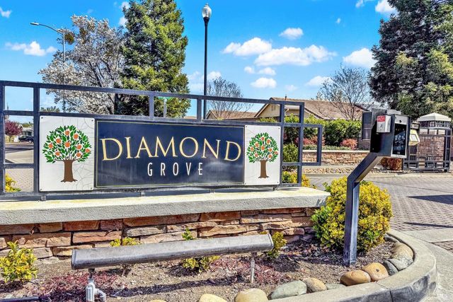 206 Heirloom Ct, Vacaville, CA 95687