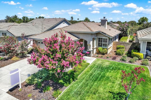 206 Heirloom Ct, Vacaville, CA 95687