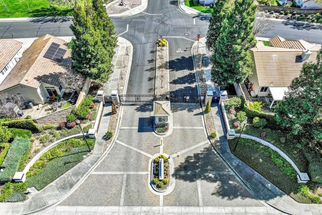 206 Heirloom Ct, Vacaville, CA 95687