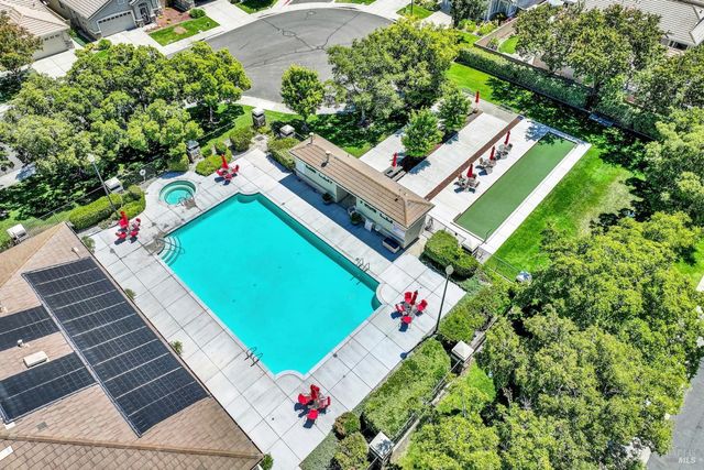 206 Heirloom Ct, Vacaville, CA 95687