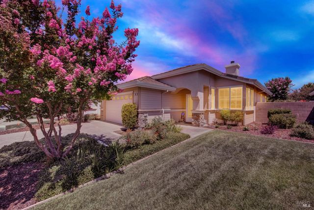 206 Heirloom Ct, Vacaville, CA 95687