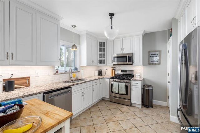 36 Hasbrouck Place, Rutherford, NJ 07070