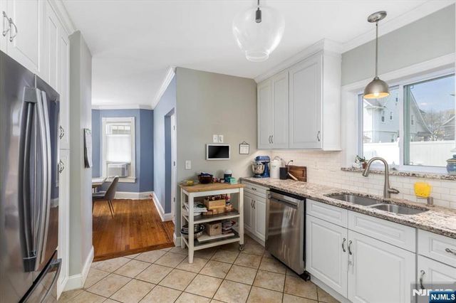 36 Hasbrouck Place, Rutherford, NJ 07070