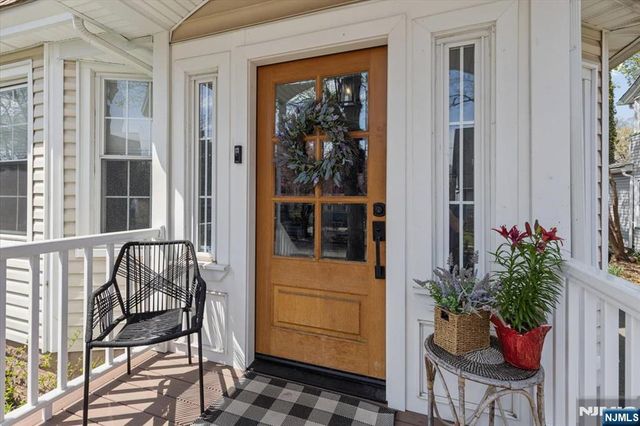 36 Hasbrouck Place, Rutherford, NJ 07070