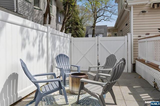 36 Hasbrouck Place, Rutherford, NJ 07070