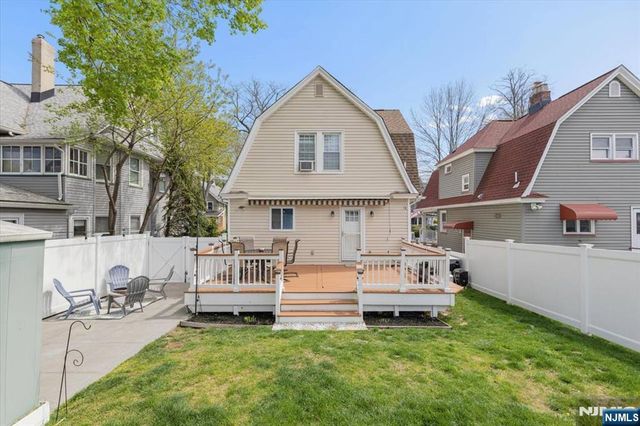36 Hasbrouck Place, Rutherford, NJ 07070