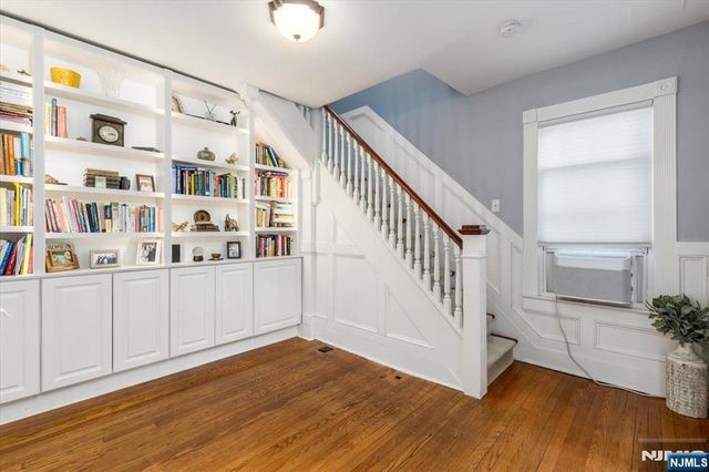 36 Hasbrouck Place, Rutherford, NJ 07070