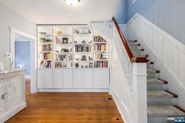 36 Hasbrouck Place, Rutherford, NJ 07070