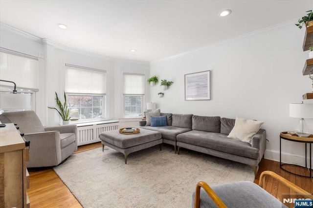 36 Hasbrouck Place, Rutherford, NJ 07070