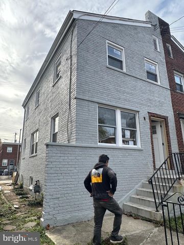 627 DARRINGTON STREET, Washington, DC 20032