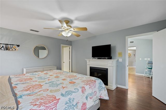 1906 Everest PKWY, Cape Coral, FL 33904