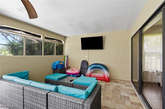 1906 Everest PKWY, Cape Coral, FL 33904