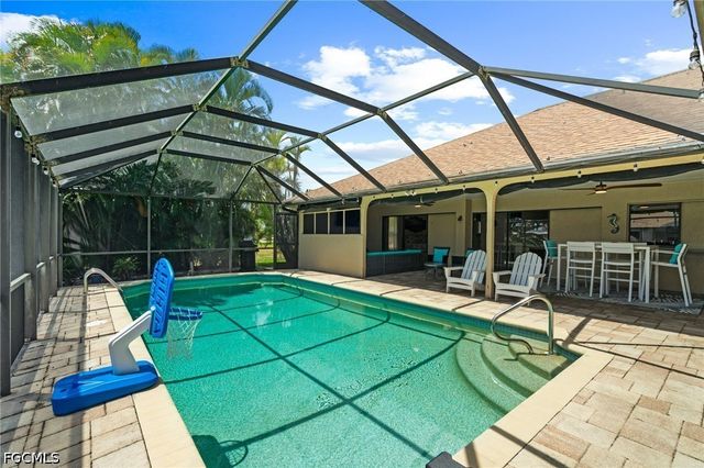 1906 Everest PKWY, Cape Coral, FL 33904