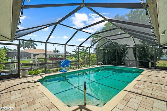 1906 Everest PKWY, Cape Coral, FL 33904