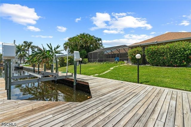 1906 Everest PKWY, Cape Coral, FL 33904
