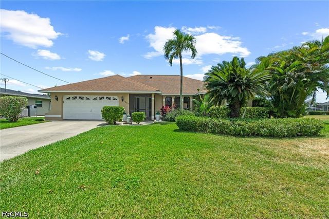 1906 Everest PKWY, Cape Coral, FL 33904