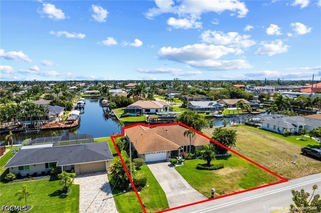 1906 Everest PKWY, Cape Coral, FL 33904