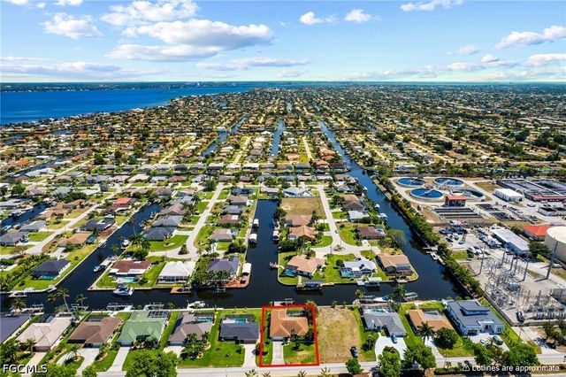 1906 Everest PKWY, Cape Coral, FL 33904