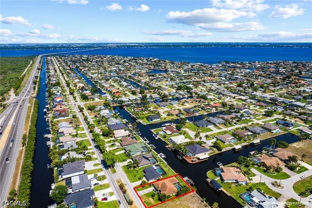 1906 Everest PKWY, Cape Coral, FL 33904