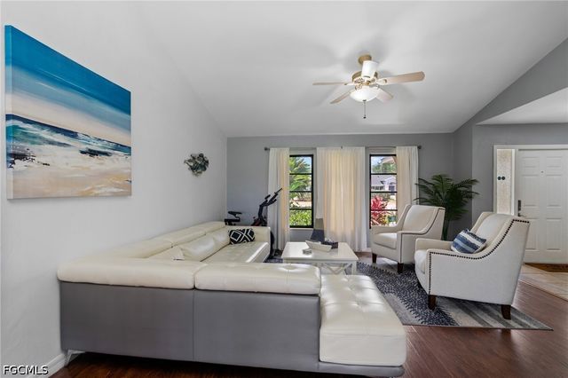1906 Everest PKWY, Cape Coral, FL 33904