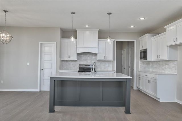 2739 W Park Street, Olathe, KS 66061