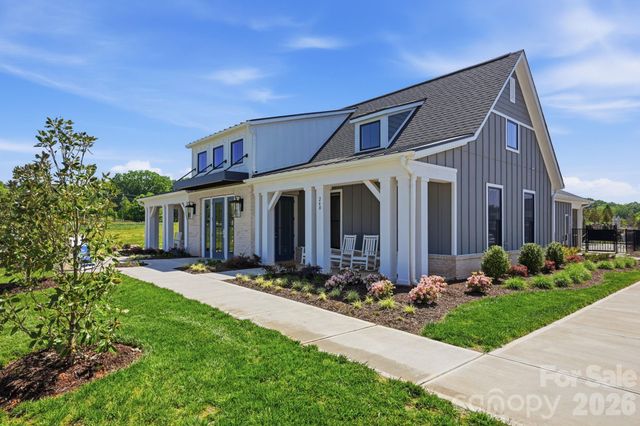 127 Lake Cove Way, Mooresville, NC 28115