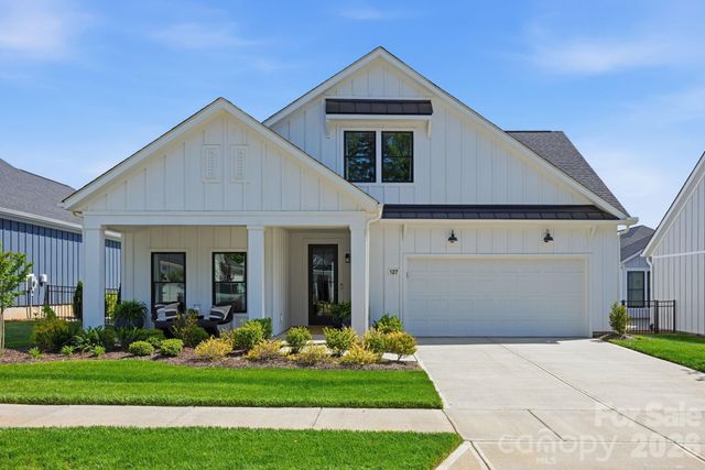 127 Lake Cove Way, Mooresville, NC 28115