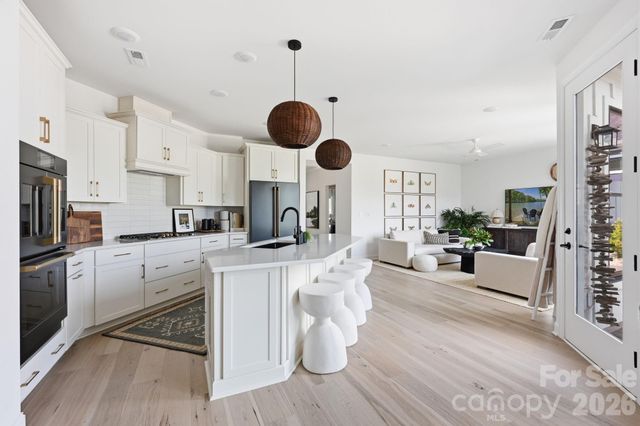 127 Lake Cove Way, Mooresville, NC 28115