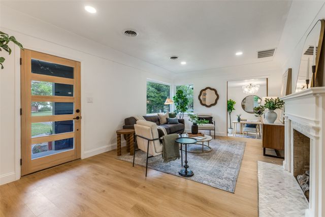 1404 El Campo Drive, Dallas, TX 75218