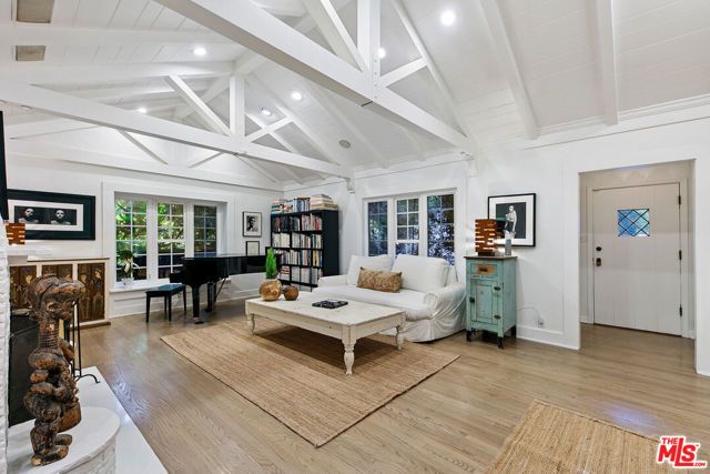 1762 Nichols Canyon Road, Los Angeles, CA 90046